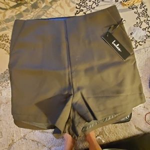 LULU'S NWT LADIES SMALL LINED SHORTS